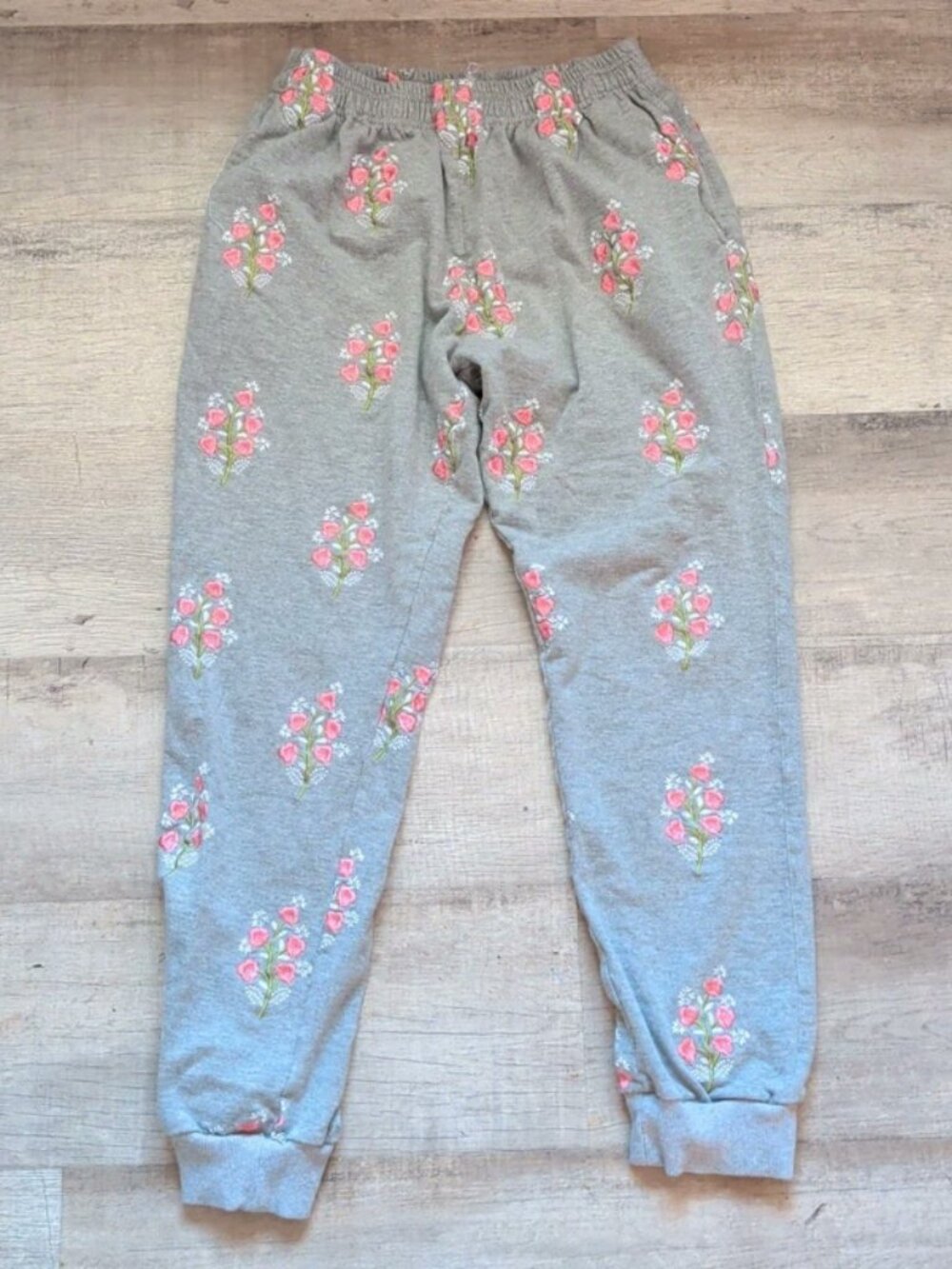 Maia Bergman Gray Floral Embroidered Joggers Women's Size M 100% Cotton